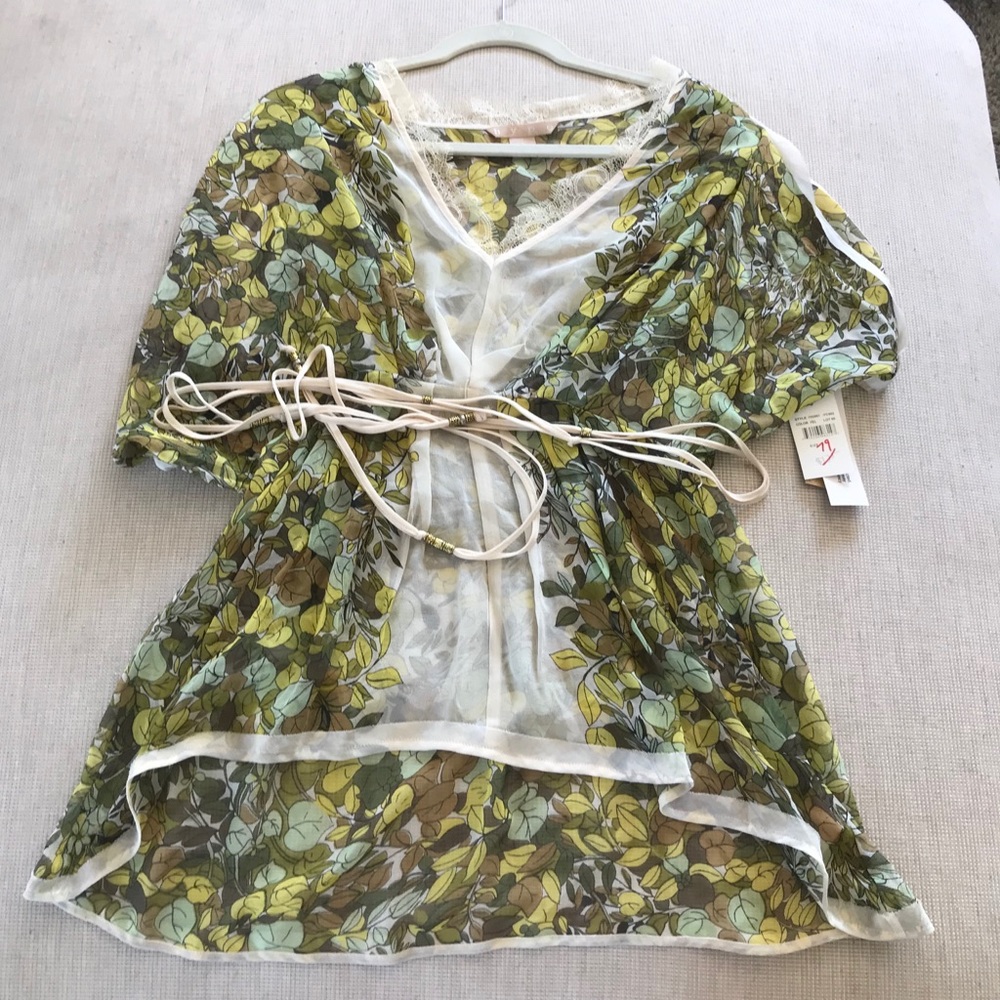 Hype Blouse with Tie/Wrap
